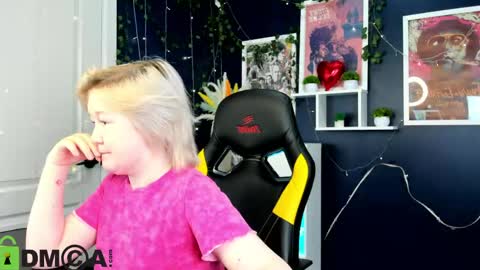Snapshot of mia_ferd chatting on 05-08-26, 03:12 Mia online show from 05-08-26, 03:12