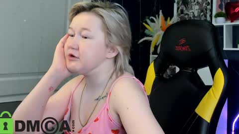 Snapshot of mia_ferd chatting on 05-09-26, 03:01 Mia online show from 05-09-26, 03:01