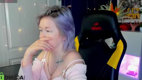 Snapshot of mia_ferd chatting on 05-20-26, 02:51 Mia online show from 05-20-26, 02:51