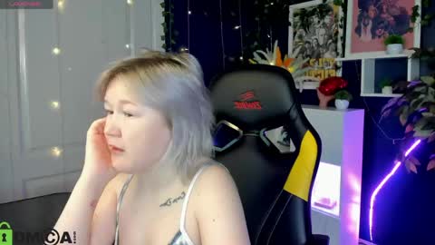 Snapshot of mia_ferd chatting on 05-25-26, 03:01 Mia online show from 05-25-26, 03:01