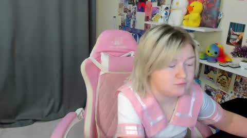 Snapshot of mia_ferd chatting on 07-03-26, 03:02 Mia online show from 07-03-26, 03:02