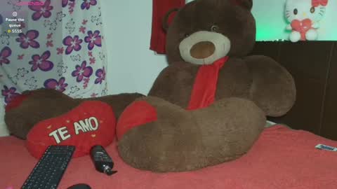 Snapshot of mia_fernand chatting on 04-28-26, 02:27 mia_fernand online show from 04-28-26, 02:27