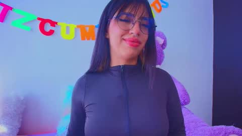 Mia flames online show from 11-27-25, 03:25