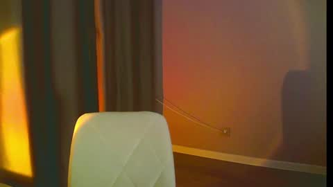 Mia online show from 01-23-25, 05:10