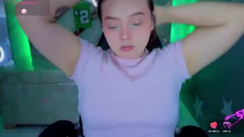 Snapshot of mia_foster_t chatting on 07-10-26, 01:03 Mia online show from 07-10-26, 01:03