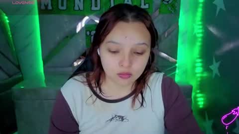 Snapshot of mia_foster_t chatting on 07-13-26, 01:14 Mia online show from 07-13-26, 01:14