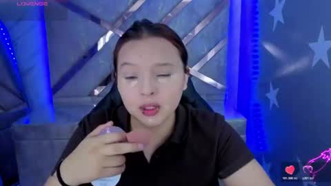 Snapshot of mia_foster_t chatting on 07-19-26, 01:37 Mia online show from 07-19-26, 01:37
