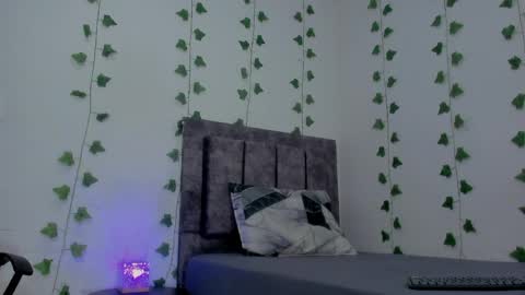 Snapshot of mia_garcia2 chatting on 04-26-26, 08:06 MIA online show from 04-26-26, 08:06