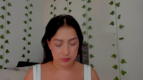 Snapshot of mia_garcia2 chatting on 05-21-26, 10:06 MIA online show from 05-21-26, 10:06