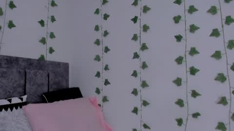 Snapshot of mia_garcia2 chatting on 06-12-26, 09:35 MIA online show from 06-12-26, 09:35