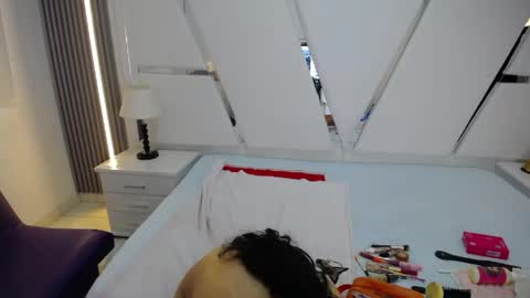 mia_garcia28 online show from 06-02-26, 01:35