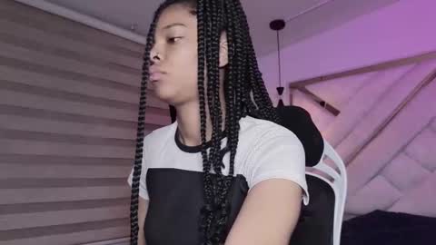 Mia online show from 03-22-26, 03:10