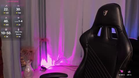 Mia online show from 01-04-25, 02:46