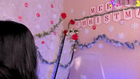 Mia online show from 12-01-25, 01:16