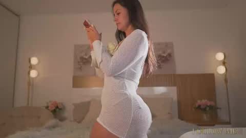 Snapshot of mia_greyy chatting on 01-13-26, 12:38 online show from 01-13-26, 12:38