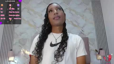 Mia Hiills online show from 05-20-26, 12:33