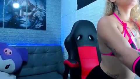 Snapshot of mia_ink1 chatting on 10-03-25, 05:32 mia_ink1 online show from 10-03-25, 05:32