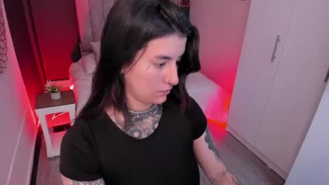 Snapshot of mia_jagger chatting on 06-03-26, 08:03 Val online show from 06-03-26, 08:03