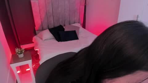 Snapshot of mia_jagger chatting on 06-05-26, 10:04 Val online show from 06-05-26, 10:04