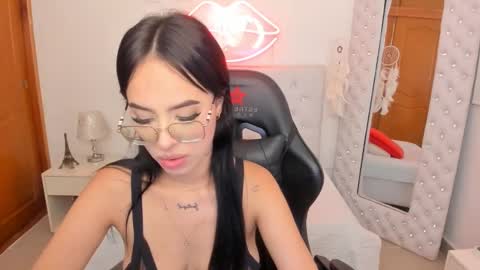    online show from 02-12-25, 03:49