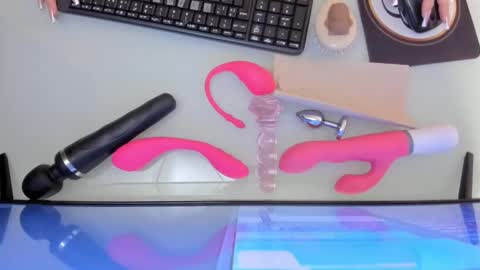    online show from 03-07-25, 12:12