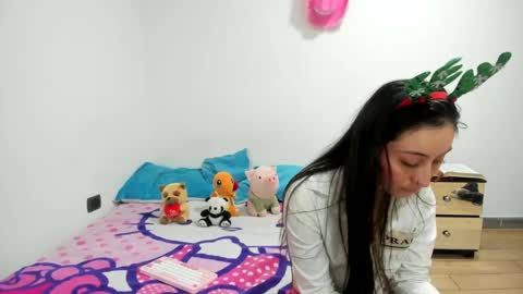 mia kaneee online show from 12-15-24, 08:36