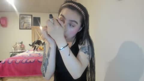 mia kaneee online show from 10-25-25, 10:26