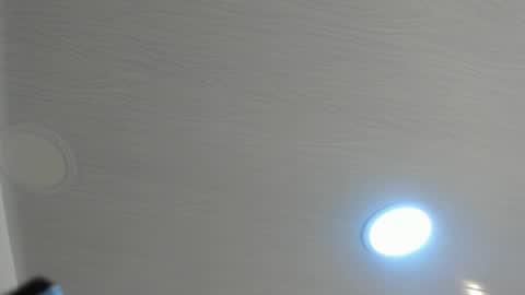 Mia online show from 11-11-25, 02:44