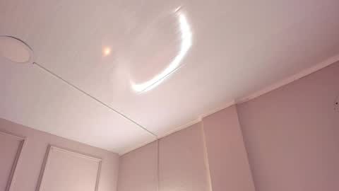 Mia online show from 04-08-26, 03:06