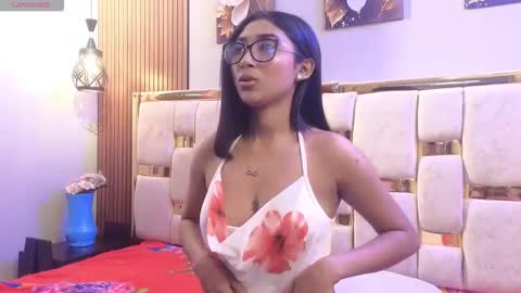 Mia.  online show from 05-05-26, 10:56