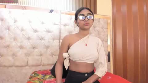 Mia.  online show from 05-29-26, 11:08