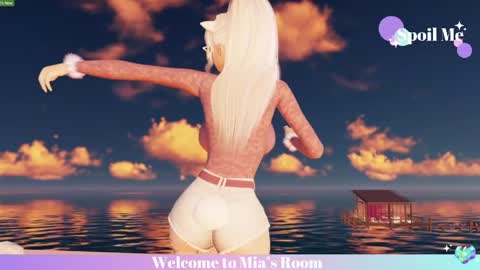 Mia online show from 04-07-26, 10:42