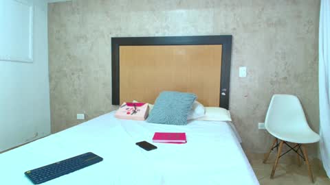 Snapshot of mia_lopez52 chatting on 12-28-24, 05:14 MIALOPEZ . Y . online show from 12-28-24, 05:14