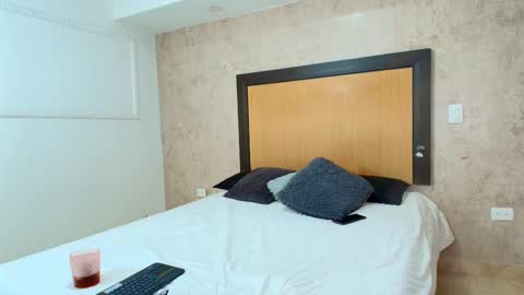 Snapshot of mia_lopez52 chatting on 02-10-25, 06:24 MIALOPEZ . Y . online show from 02-10-25, 06:24