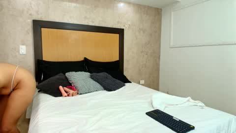 Snapshot of mia_lopez52 chatting on 02-24-25, 08:03 MIALOPEZ . Y . online show from 02-24-25, 08:03