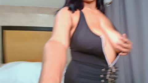 Snapshot of mia_lopez52 chatting on 09-18-25, 07:05 MIALOPEZ . Y . online show from 09-18-25, 07:05