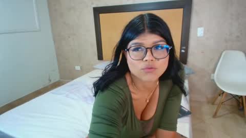Snapshot of mia_lopez52 chatting on 10-02-25, 06:15 MIALOPEZ . Y . online show from 10-02-25, 06:15