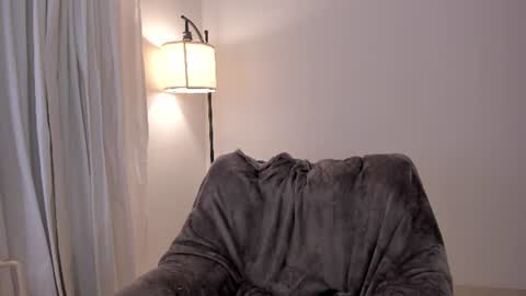 MIA LOVE   online show from 06-14-26, 02:24
