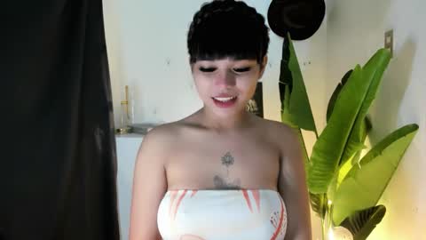 Snapshot of mia_lover9 chatting on 05-05-26, 01:08 M I A online show from 05-05-26, 01:08