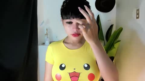 Snapshot of mia_lover9 chatting on 05-06-26, 08:03 M I A online show from 05-06-26, 08:03