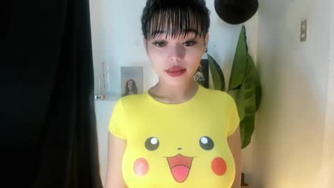 Snapshot of mia_lover9 chatting on 05-13-26, 08:01 M I A online show from 05-13-26, 08:01