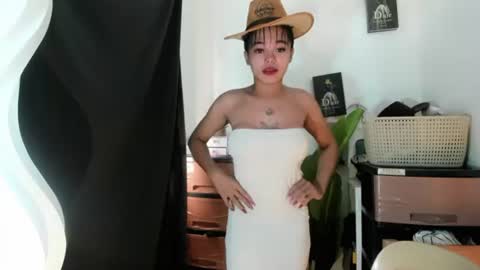 Snapshot of mia_lover9 chatting on 07-22-26, 12:02 M I A online show from 07-22-26, 12:02