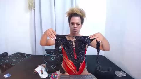 ---Mia--- online show from 11-09-25, 04:00