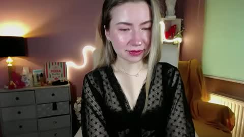 Mia online show from 02-24-25, 07:33