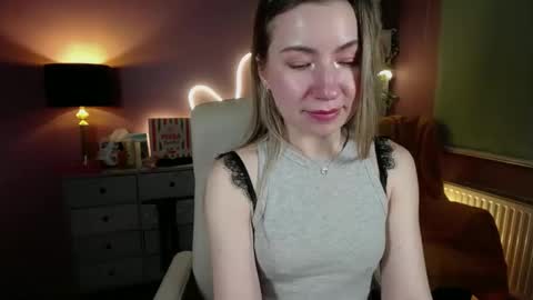 Mia online show from 03-02-25, 08:18