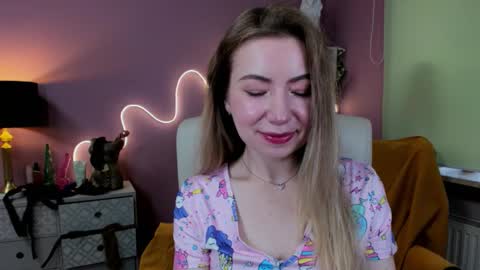 Mia online show from 10-03-25, 07:27