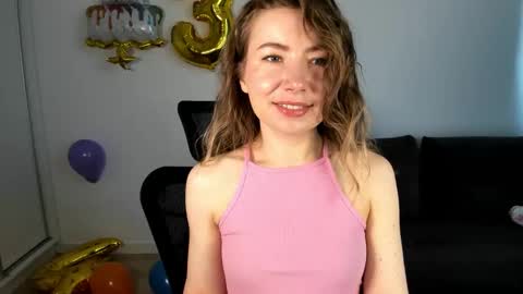 Mia online show from 04-10-26, 07:13