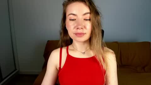Snapshot of mia_luxx92 chatting on 06-17-26, 06:27 Mia online show from 06-17-26, 06:27