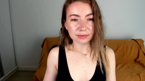 Snapshot of mia_luxx92 chatting on 06-20-26, 07:22 Mia online show from 06-20-26, 07:22