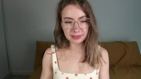 Snapshot of mia_luxx92 chatting on 07-19-26, 01:15 Mia online show from 07-19-26, 01:15